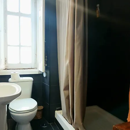Small Niponic Room At The Republica Das Bananas - Close To The City Center Quarto em Acomodações Particulares *